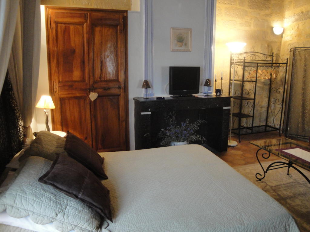 Bastide De La Treille Villa Montaren-et-Saint-Médiers Cameră foto