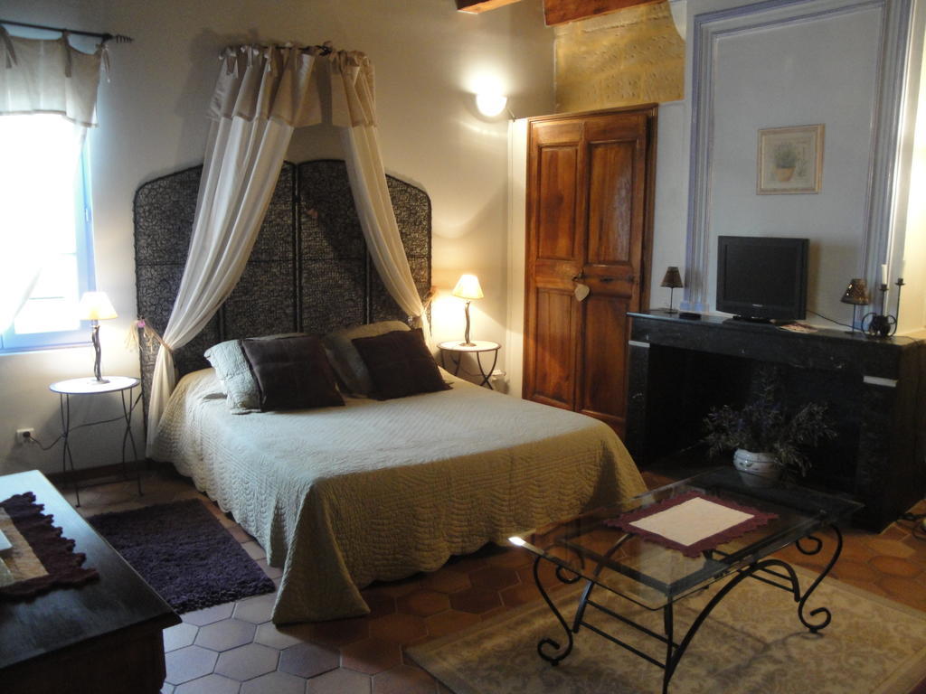 Bastide De La Treille Villa Montaren-et-Saint-Médiers Cameră foto