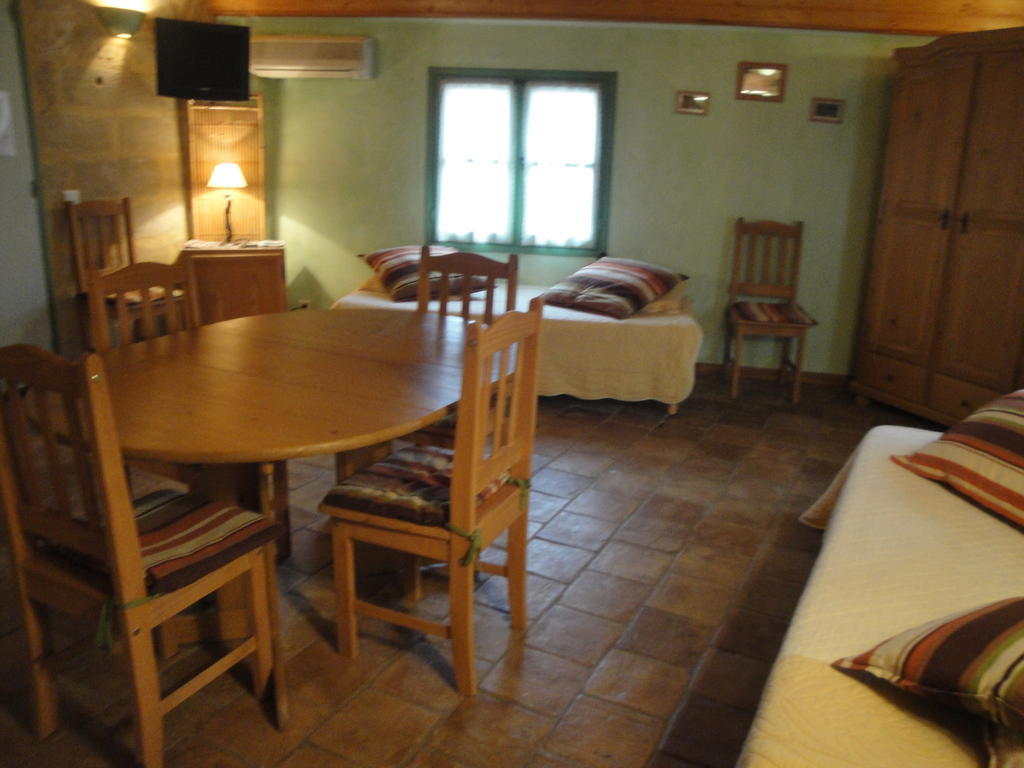 Bastide De La Treille Villa Montaren-et-Saint-Médiers Cameră foto