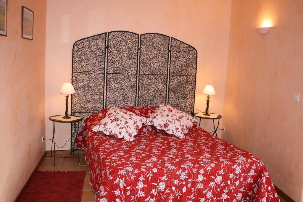Bastide De La Treille Villa Montaren-et-Saint-Médiers Cameră foto