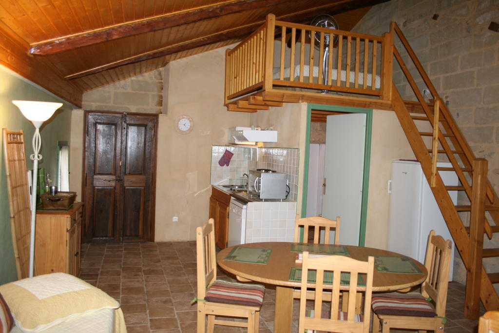 Bastide De La Treille Villa Montaren-et-Saint-Médiers Cameră foto