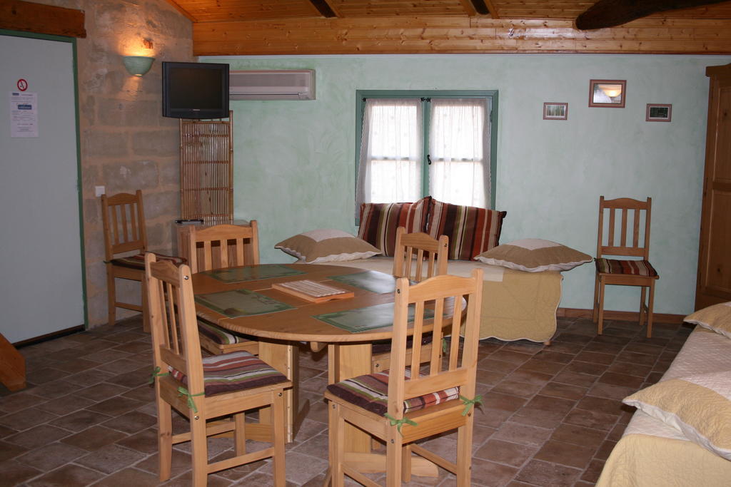 Bastide De La Treille Villa Montaren-et-Saint-Médiers Cameră foto