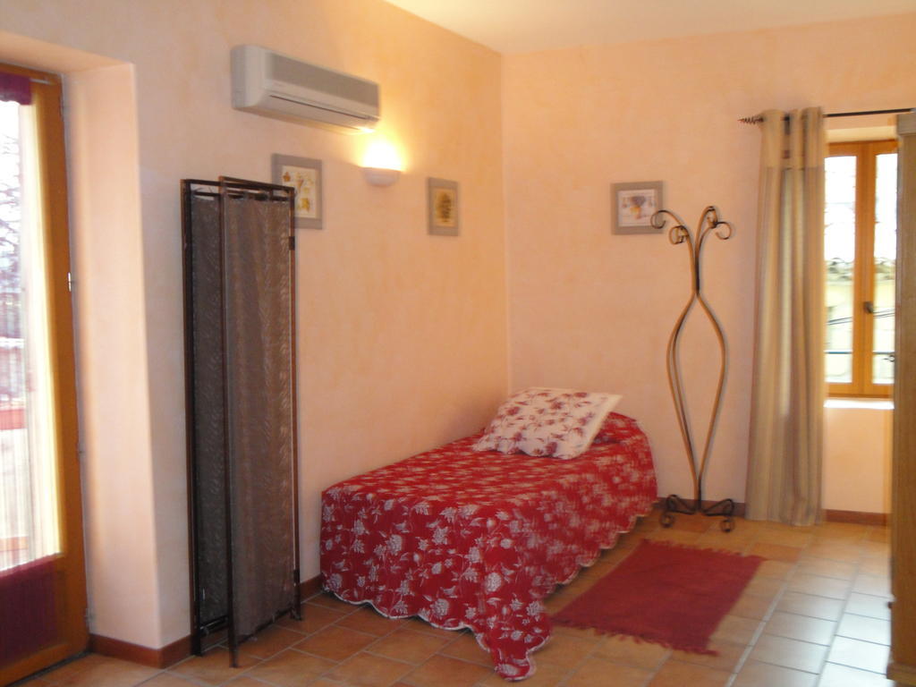 Bastide De La Treille Villa Montaren-et-Saint-Médiers Cameră foto